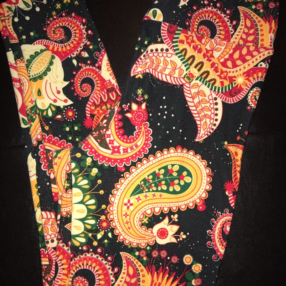 OS EUC LuLaRoe Black Paisley